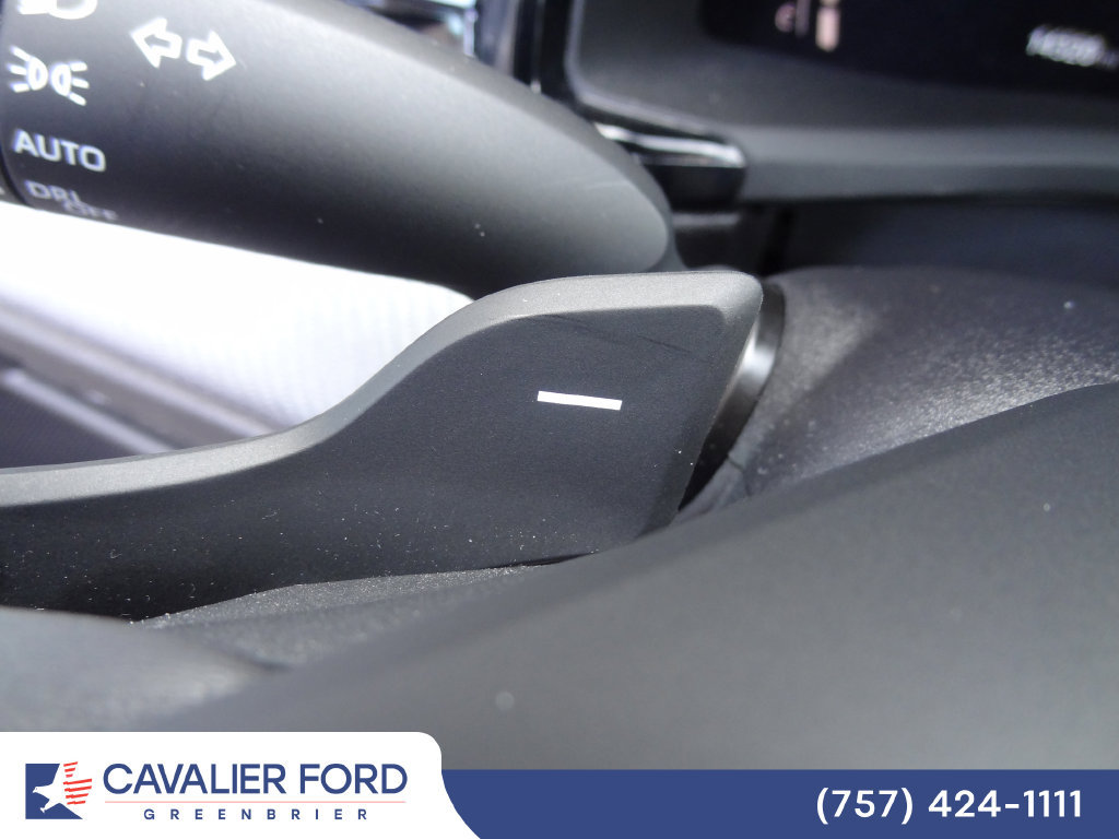 Used 2025 Toyota Camry SE FWD image 18