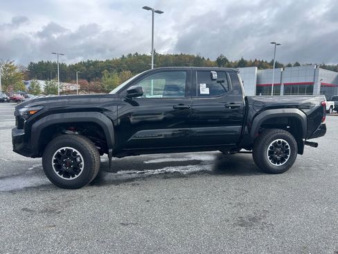New 2025 Toyota Tacoma TRD Off-Road image 2