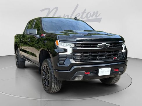 Used 2025 Chevrolet Silverado 1500 LT Trail Boss w/ Convenience Package II AWD/4WD image 3