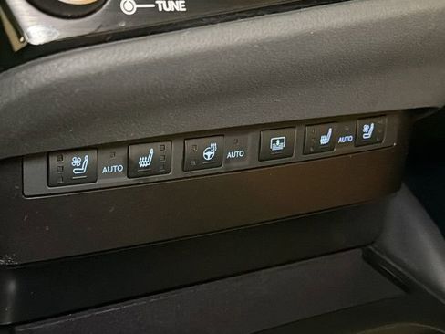 Used 2025 Lexus ES 300h w/ Technology Package image 25