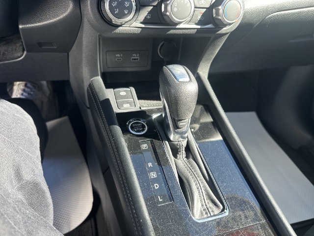 Used 2024 Nissan Kicks SV w/ Interior Electronics Package FWD image 31