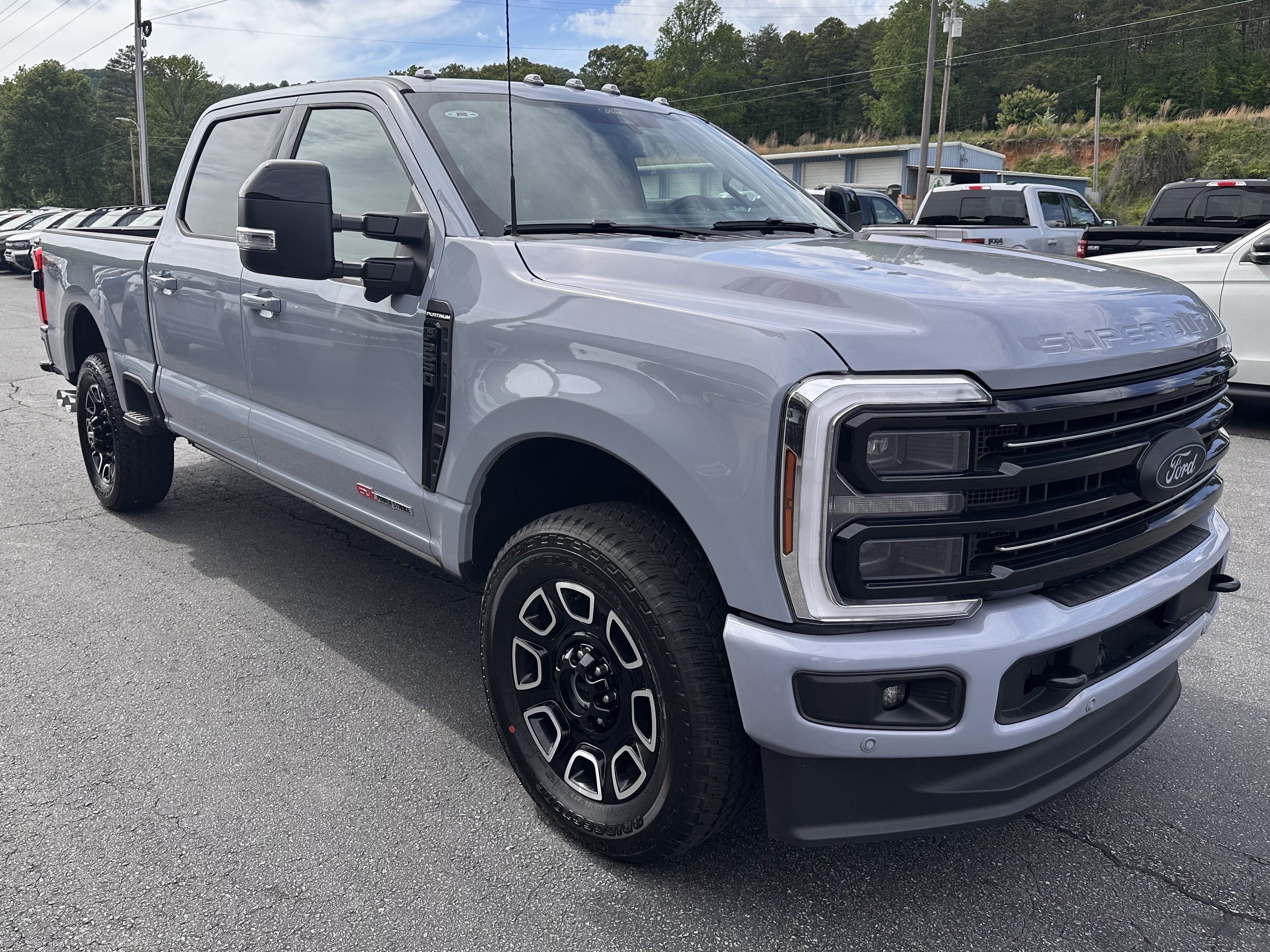 Used 2026 Ford F250 Platinum AWD/4WD image 4