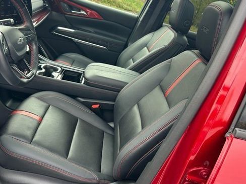 Certified 2024 Chevrolet Traverse RS image 17