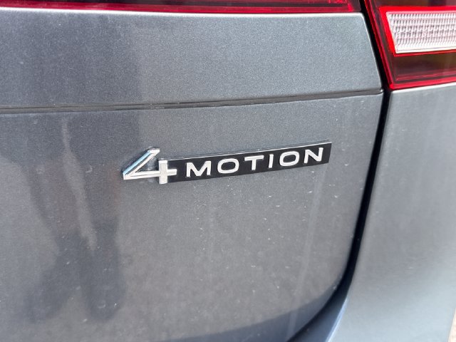 Certified 2022 Volkswagen Tiguan SE R-Line AWD/4WD image 17