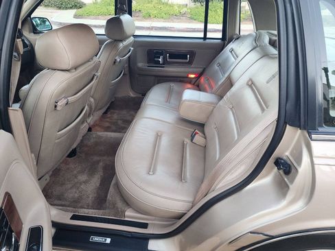 Used 1988 Lincoln Continental Signature FWD image 14