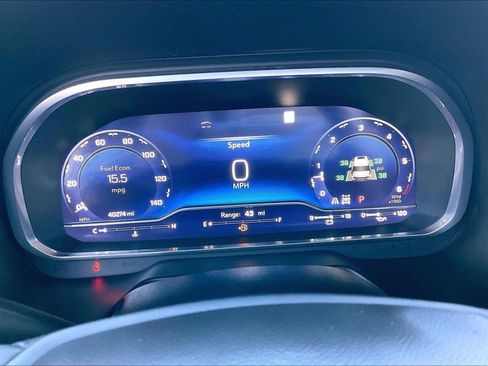 Used 2023 Chevrolet Suburban High Country image 19