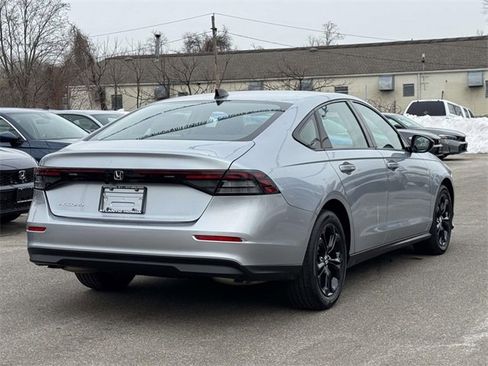 New 2025 Honda Accord SE image 4