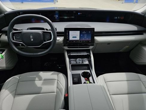 New 2026 Lincoln Nautilus Premier image 5