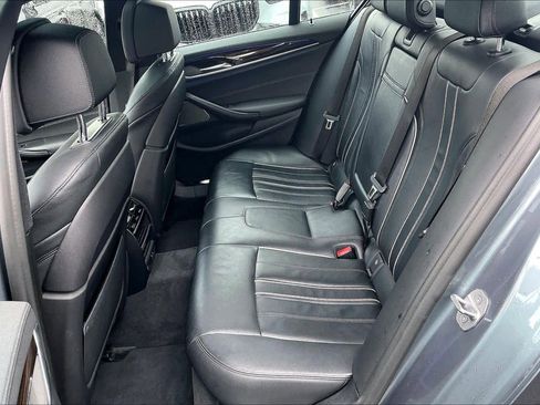 Used 2020 BMW M550i xDrive image 28