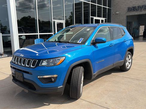 Used 2020 Jeep Compass Latitude w/ Cold Weather Group AWD/4WD image 4