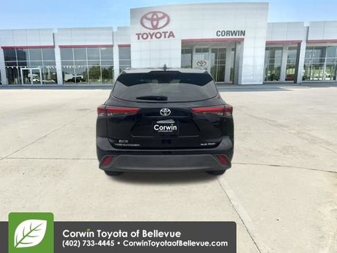 Used 2020 Toyota Highlander XLE AWD/4WD image 42
