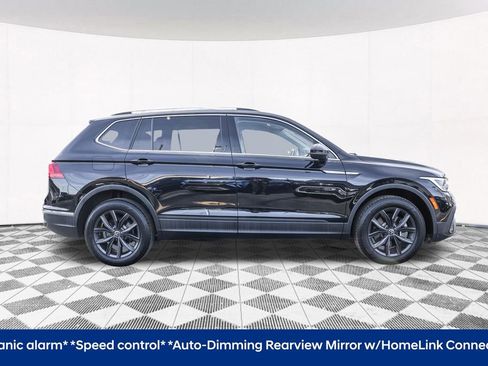 Certified 2024 Volkswagen Tiguan SE image 11
