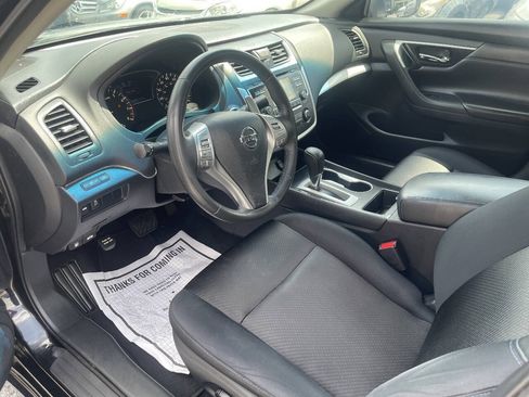 Used 2017 Nissan Altima 2.5 SR w/ Midnight Edition Package FWD image 10