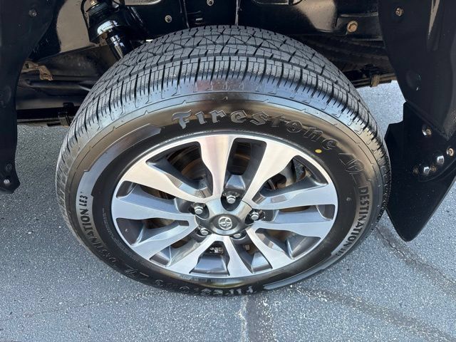 Used 2018 Toyota Tundra Limited AWD/4WD image 10