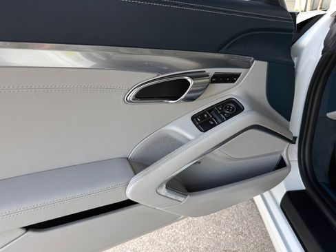 Used 2018 Porsche 911 Carrera image 30