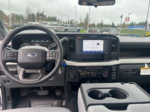 New 2026 Ford F250 XL w/ XL Chrome Package image 15