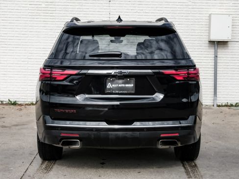 Used 2022 Chevrolet Traverse Premier w/ Redline Edition FWD image 9