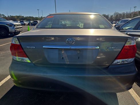 Used 2005 Toyota Camry image 4