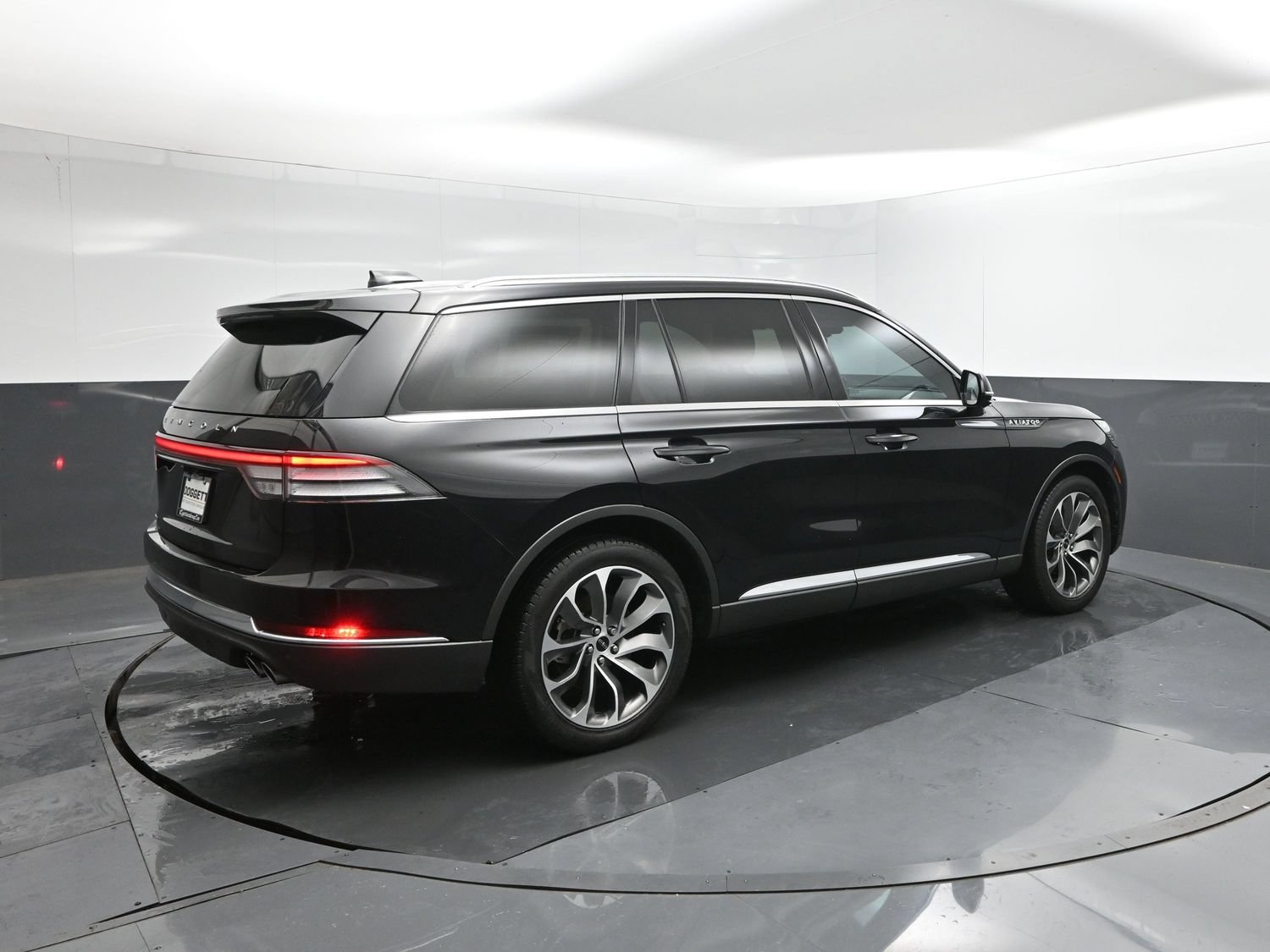 Used 2025 Lincoln Aviator 2WD image 8