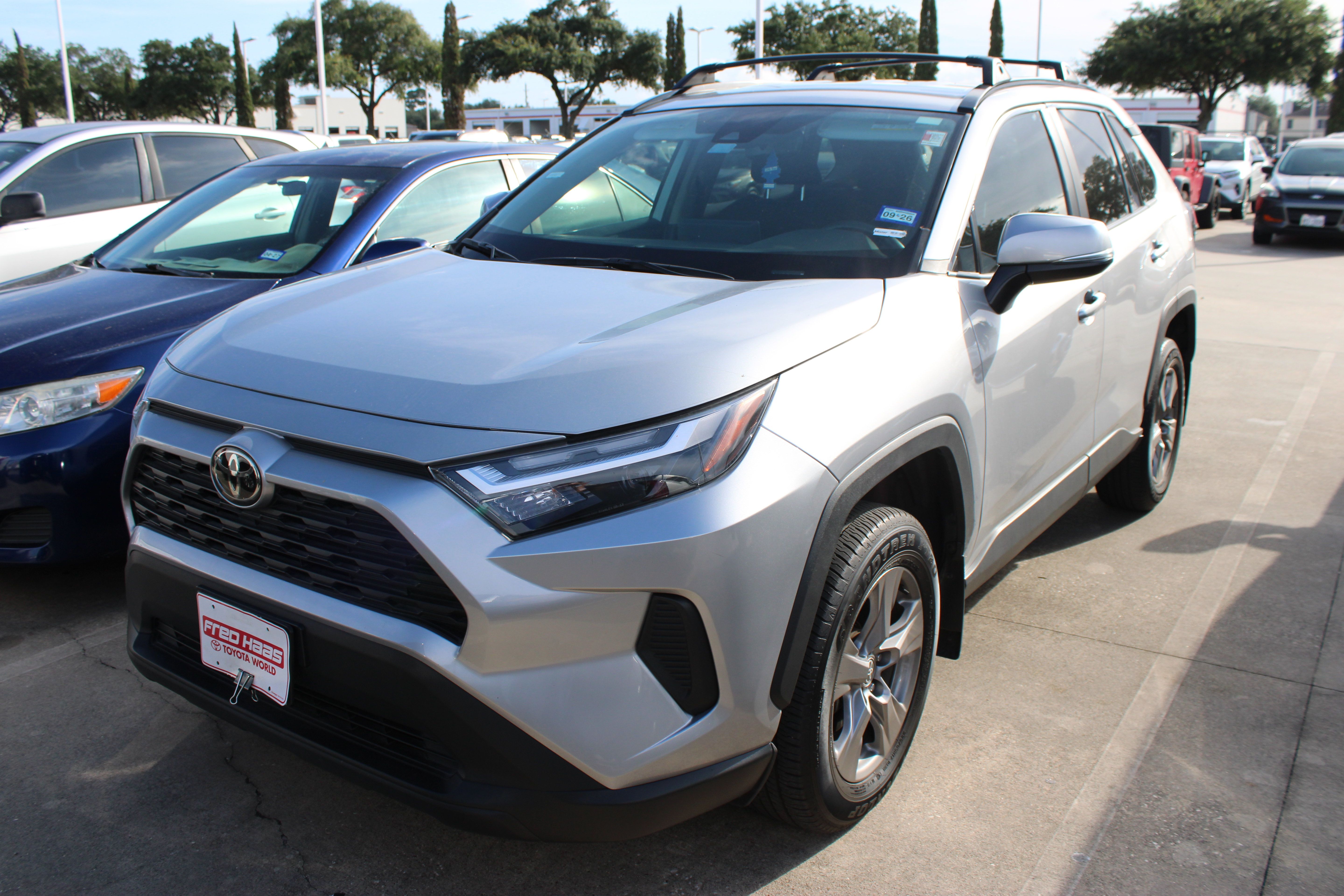 Used 2023 Toyota RAV4 XLE FWD image 4