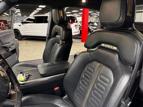 Used 2022 Rivian R1T Launch Edition image 30