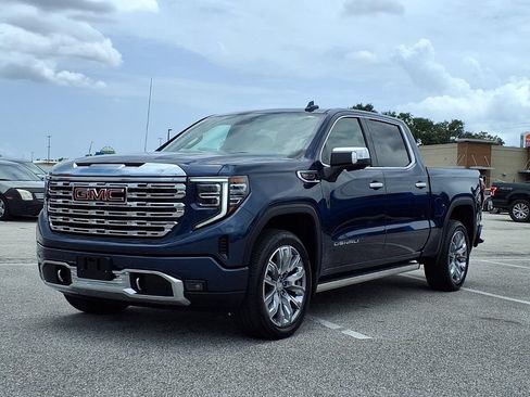 Used 2023 GMC Sierra 1500 Denali w/ Denali Reserve Package AWD/4WD image 3