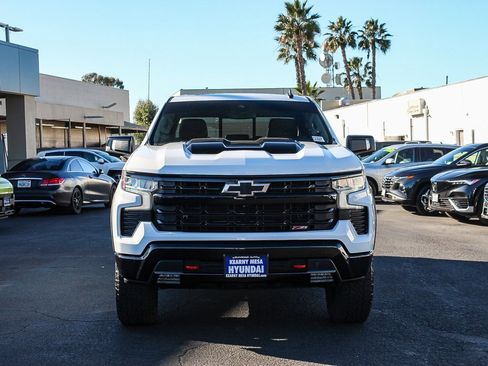 Used 2022 Chevrolet Silverado 1500 LT Trail Boss w/ Convenience Package II image 2
