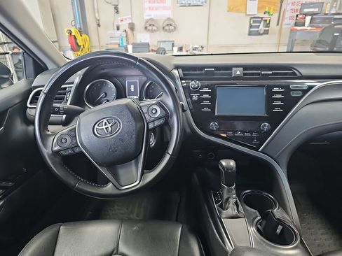 Used 2018 Toyota Camry SE w/ Protection Package (Q2) image 15