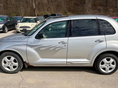 Used 2002 Chrysler PT Cruiser Touring FWD image 2
