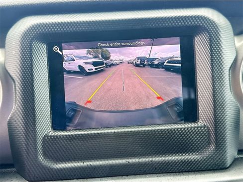 Used 2021 Jeep Gladiator Sport image 15