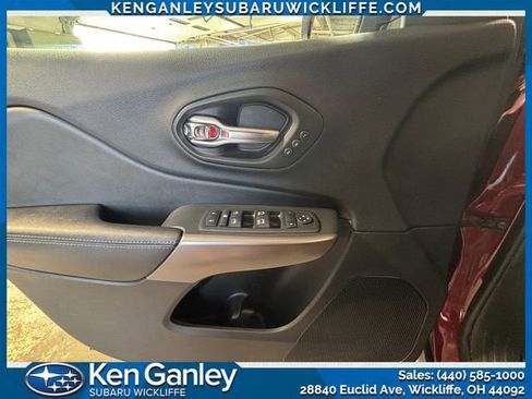 Used 2019 Jeep Cherokee Limited AWD/4WD image 11