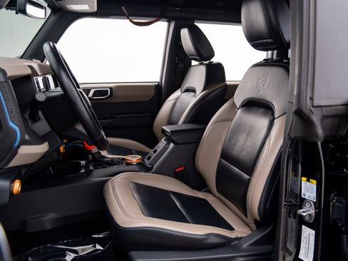 Used 2024 Ford Bronco Wildtrak image 16