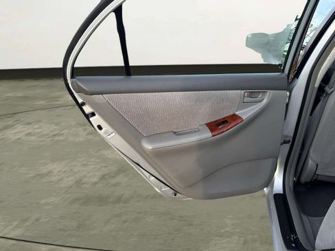 Used 2007 Toyota Corolla LE image 12