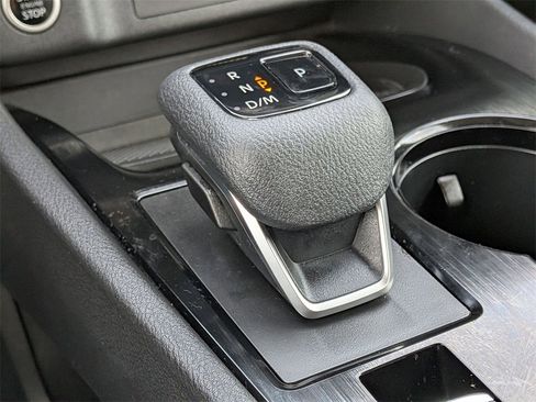 Used 2023 Nissan Rogue SV image 15