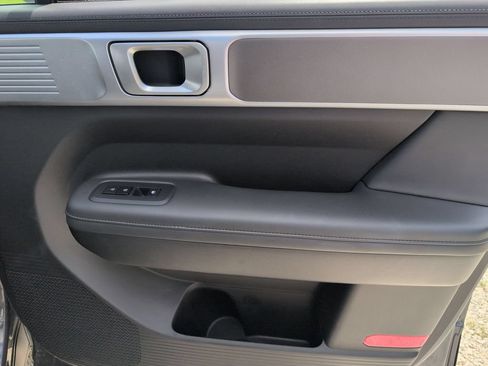 Used 2025 Hyundai Santa Fe SEL FWD image 33