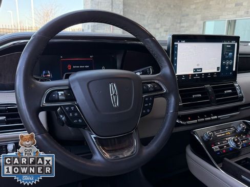 Used 2023 Lincoln Navigator Reserve image 11