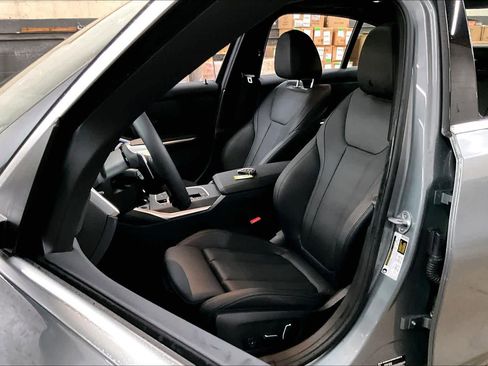 Used 2025 BMW 330i Sedan w/ Convenience Package image 27
