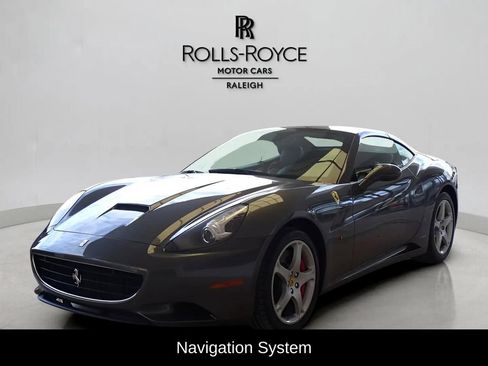Used 2011 Ferrari California image 3