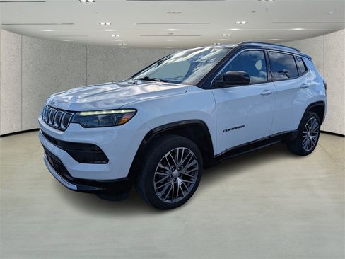 Certified 2022 Jeep Compass Limited w/ Elite Group image 7