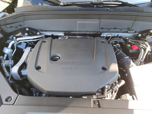 New 2026 Volvo XC90 B6 Ultra w/ Lounge Package image 9