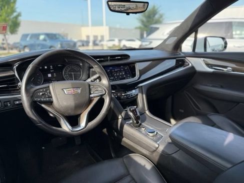 Used 2023 Cadillac XT6 Premium Luxury w/ Platinum Package AWD/4WD image 4