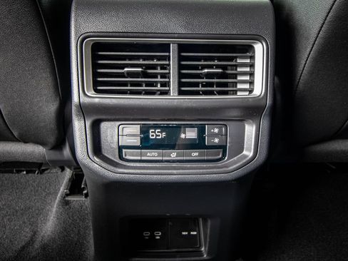 New 2026 Volkswagen Atlas SE FWD image 31