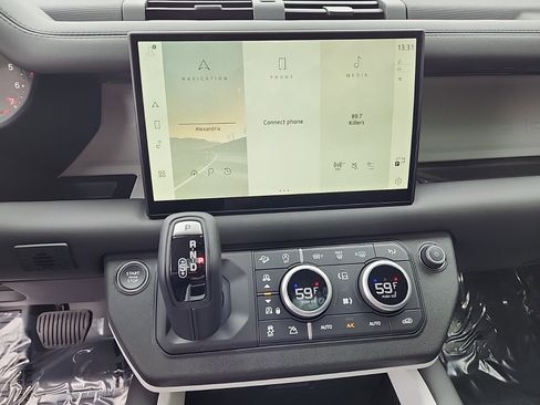 New 2025 Land Rover Defender 110 X-Dynamic SE image 15