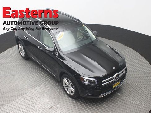 Used 2020 Mercedes-Benz GLB 250 4MATIC image 3