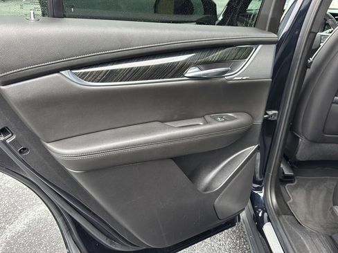 Used 2021 Cadillac XT6 Premium Luxury image 15