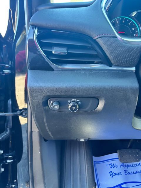 Used 2022 Chevrolet Traverse RS w/ LPO, 'HIT The Road' Package FWD image 16