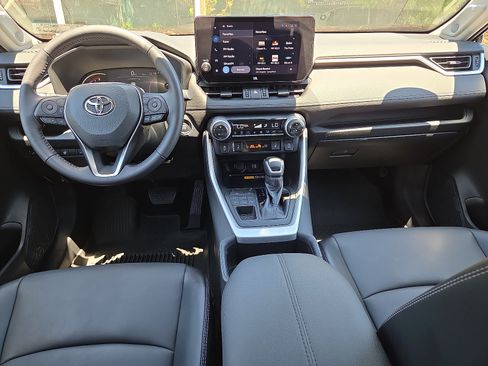 Used 2023 Toyota RAV4 XLE Premium AWD/4WD image 23