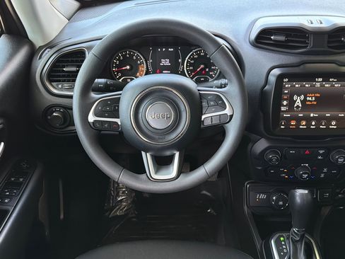 Used 2023 Jeep Renegade Latitude AWD/4WD image 13