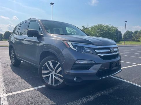 Used 2017 Honda Pilot Touring image 4