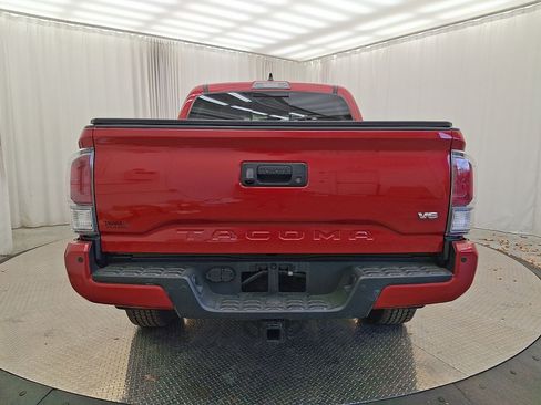Used 2022 Toyota Tacoma TRD Off-Road w/ Technology Package AWD/4WD image 28